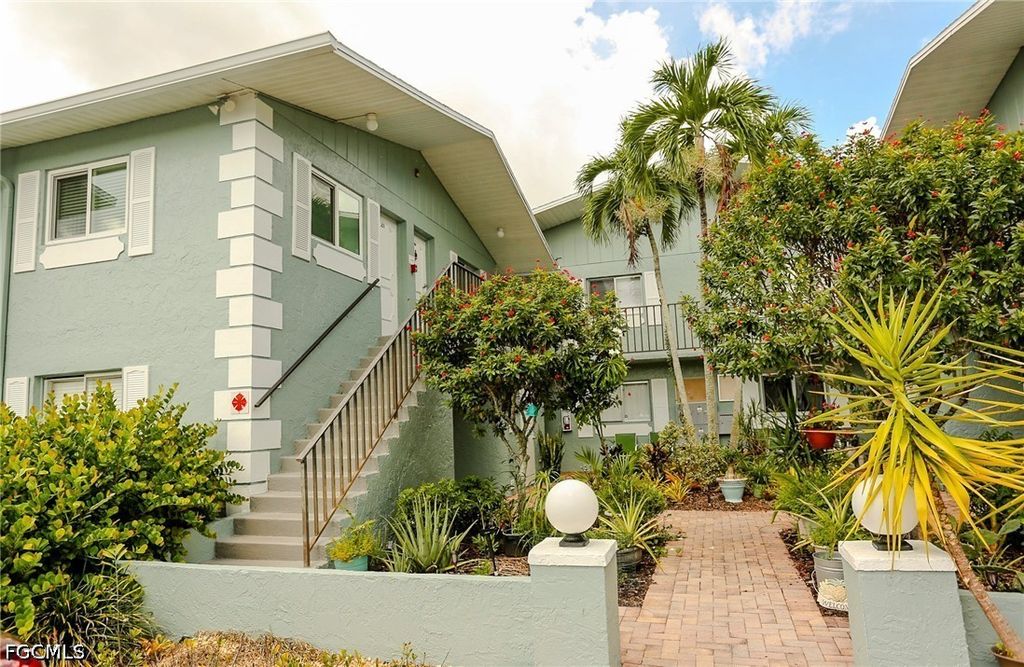 8061 Country RD 203, Fort Myers, FL 33919