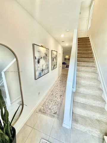 856 SW 11th Way, Florida City, FL 33034