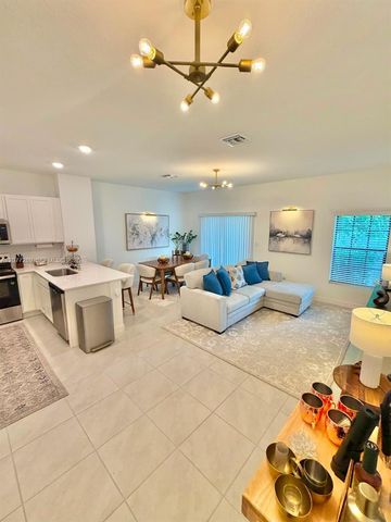 856 SW 11th Way, Florida City, FL 33034