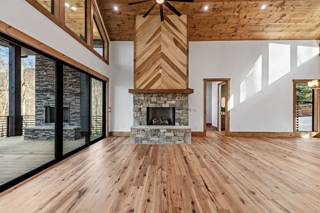 172 Grand Oaks Trail, Morganton, GA 30560