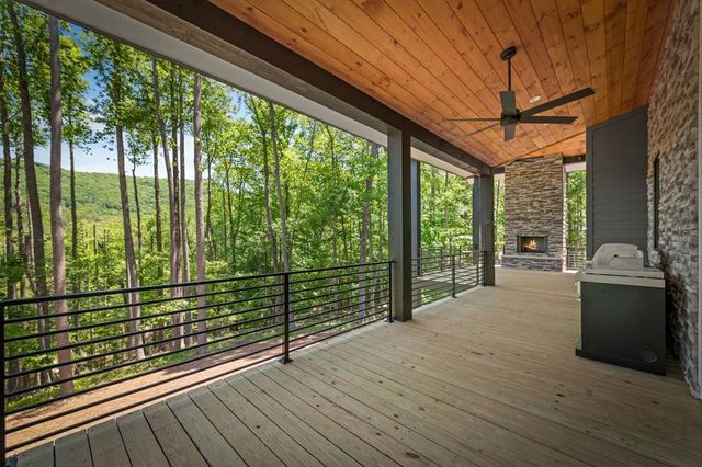 172 Grand Oaks Trail, Morganton, GA 30560