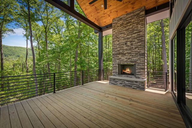 172 Grand Oaks Trail, Morganton, GA 30560