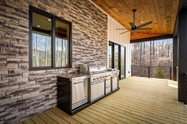 172 Grand Oaks Trail, Morganton, GA 30560