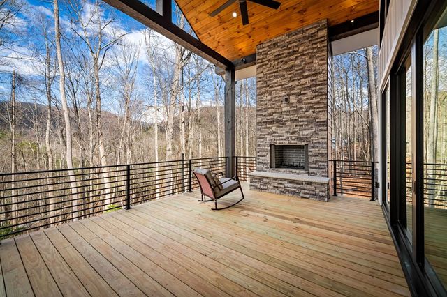172 Grand Oaks Trail, Morganton, GA 30560