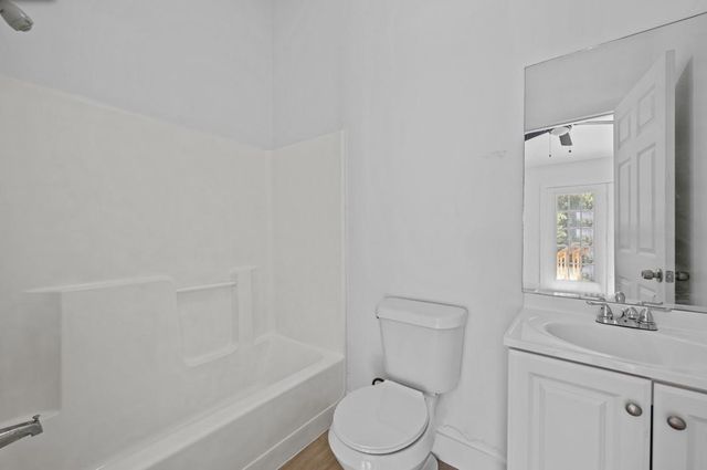 2218 Magnolia Cir Apt 302, Tallahassee, FL 32301