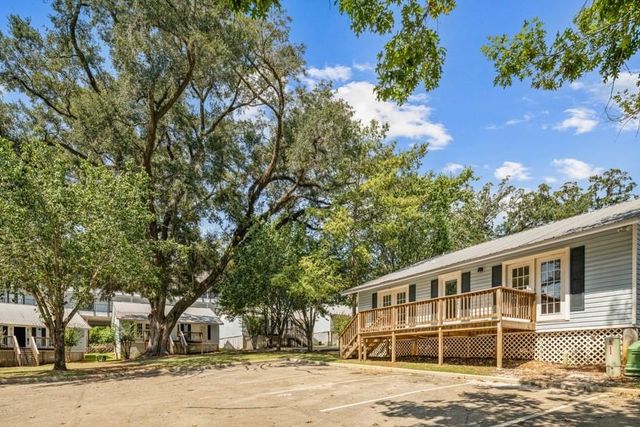 2218 Magnolia Cir Apt 302, Tallahassee, FL 32301