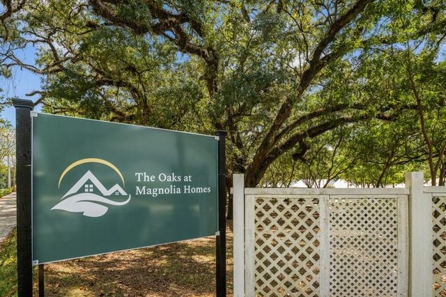 2218 Magnolia Cir Apt 302, Tallahassee, FL 32301