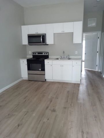 2218 Magnolia Cir Apt 302, Tallahassee, FL 32301