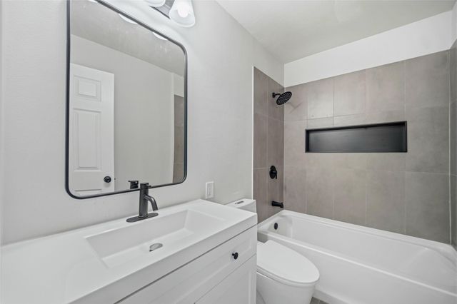 8034 Greenhollow, Dallas, TX 75240