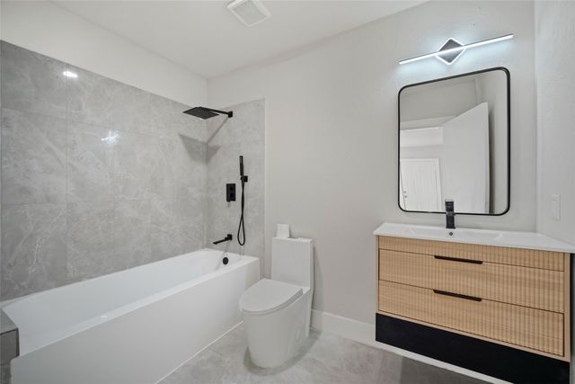 8034 Greenhollow, Dallas, TX 75240