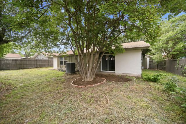 8034 Greenhollow, Dallas, TX 75240