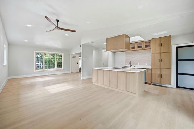 8034 Greenhollow, Dallas, TX 75240