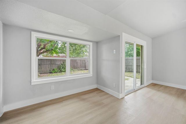 8034 Greenhollow, Dallas, TX 75240