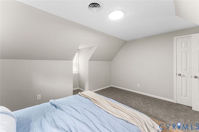 422 Nottingham Dr, Colonial Heights, VA 23834
