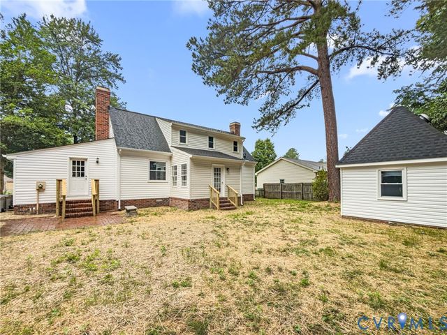422 Nottingham Dr, Colonial Heights, VA 23834