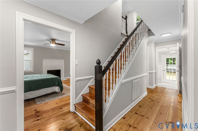 422 Nottingham Dr, Colonial Heights, VA 23834