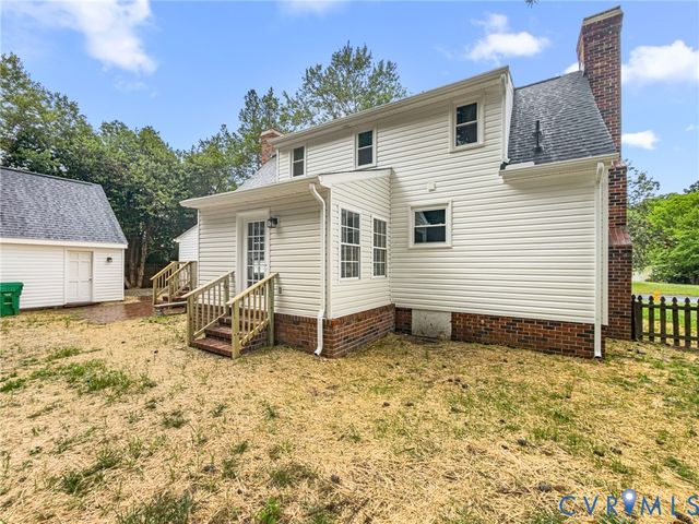 422 Nottingham Dr, Colonial Heights, VA 23834