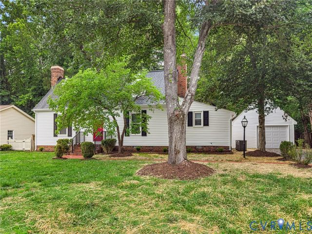 422 Nottingham Dr, Colonial Heights, VA 23834