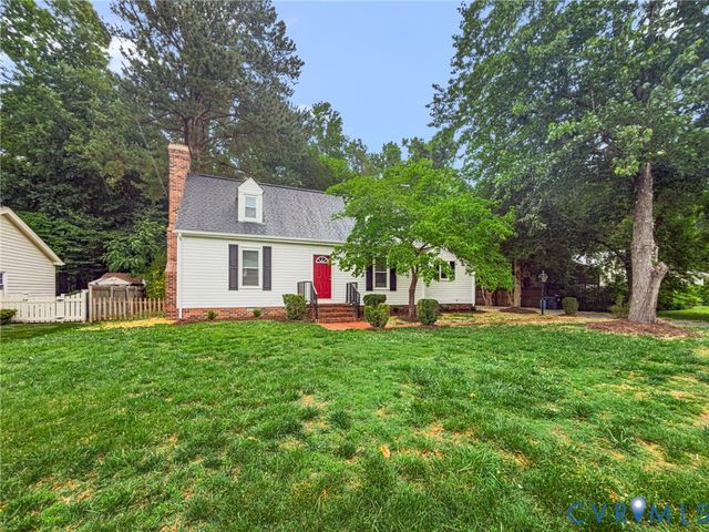 422 Nottingham Dr, Colonial Heights, VA 23834