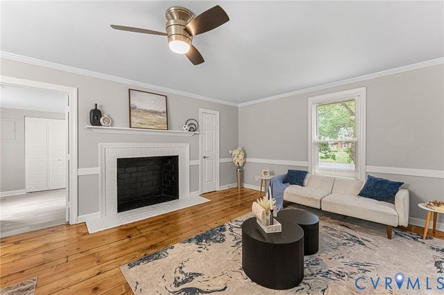 422 Nottingham Dr, Colonial Heights, VA 23834
