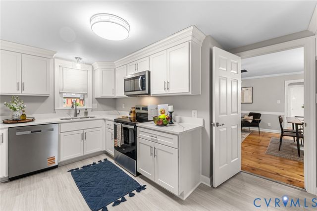 422 Nottingham Dr, Colonial Heights, VA 23834