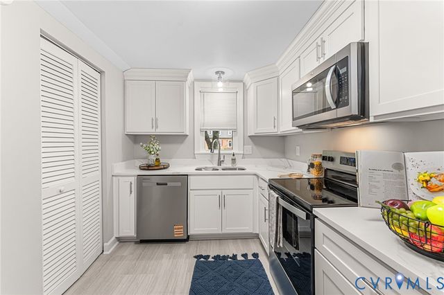 422 Nottingham Dr, Colonial Heights, VA 23834