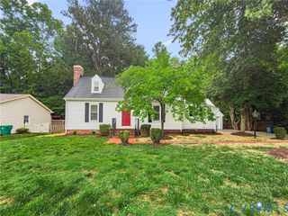 422 Nottingham Dr, Colonial Heights, VA 23834