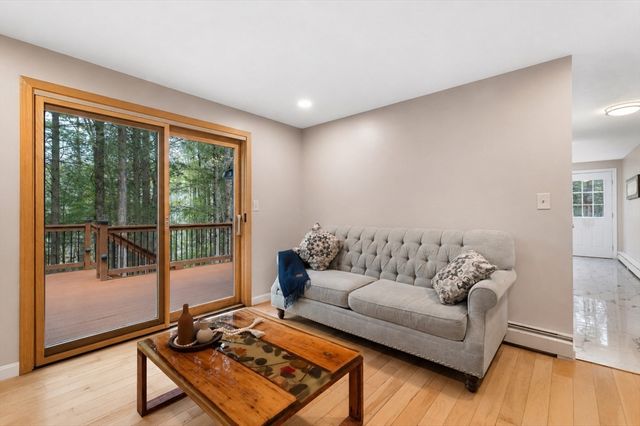 23 Birches Rd, Hubbardston, MA 01452