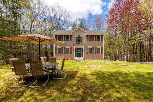 23 Birches Rd, Hubbardston, MA 01452