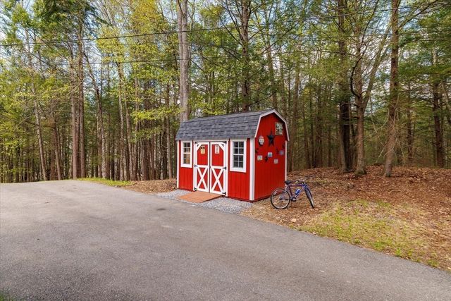 23 Birches Rd, Hubbardston, MA 01452