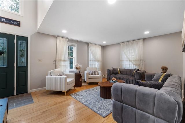 23 Birches Rd, Hubbardston, MA 01452