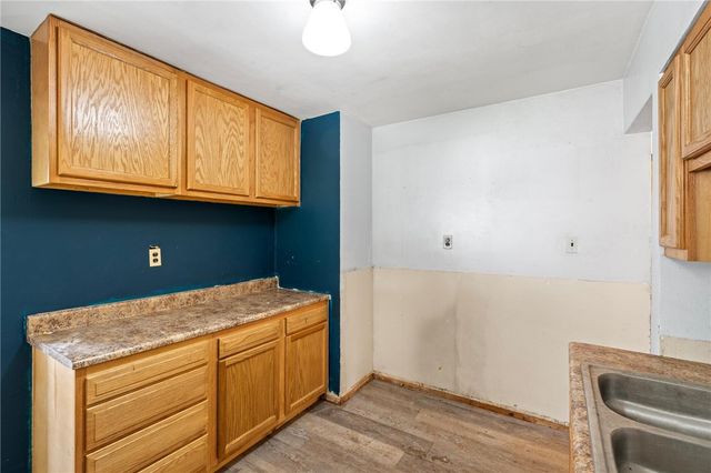 17 Community Drive, Riverside, OH 45404