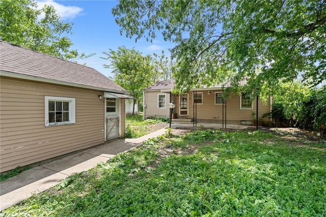 17 Community Drive, Riverside, OH 45404