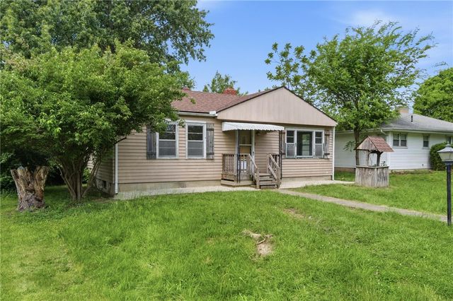 17 Community Drive, Riverside, OH 45404