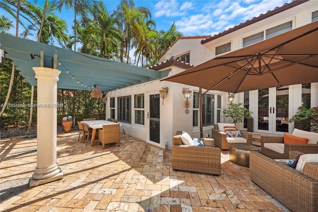 5621 Alton Rd, Miami Beach, FL 33140