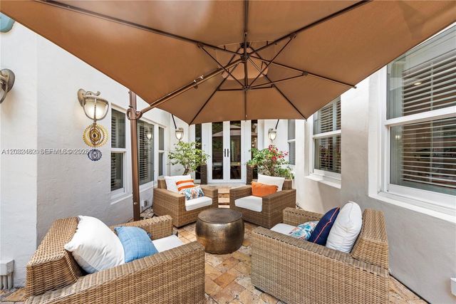 5621 Alton Rd, Miami Beach, FL 33140