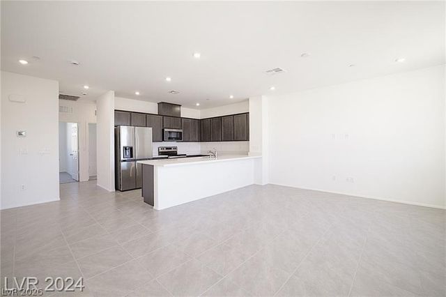 5613 Steampunk Street, Las Vegas, NV 89118