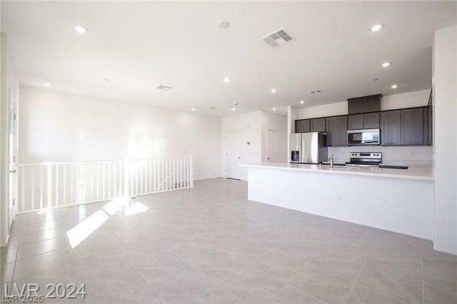 5613 Steampunk Street, Las Vegas, NV 89118