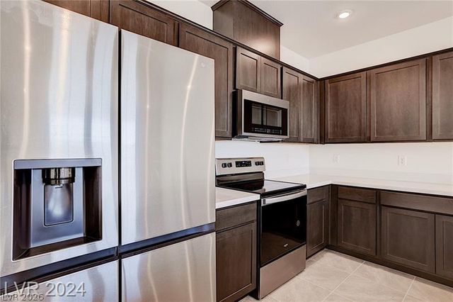 5613 Steampunk Street, Las Vegas, NV 89118