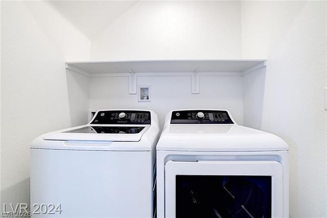 5613 Steampunk Street, Las Vegas, NV 89118