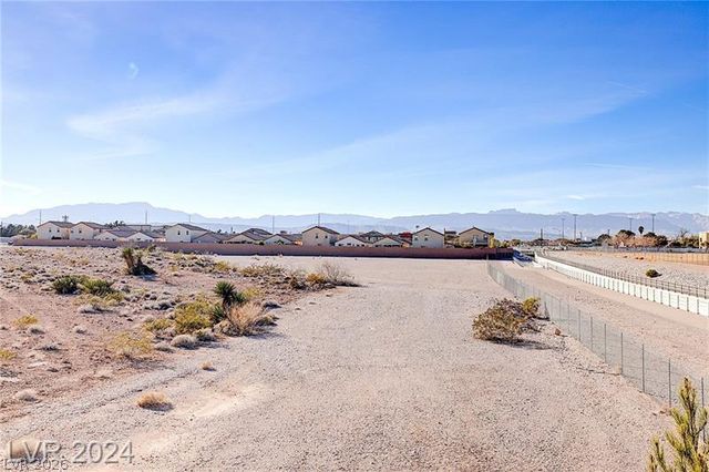 5613 Steampunk Street, Las Vegas, NV 89118