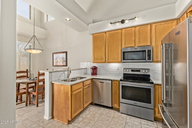 11022 N INDIGO Drive 115, Fountain Hills, AZ 85268