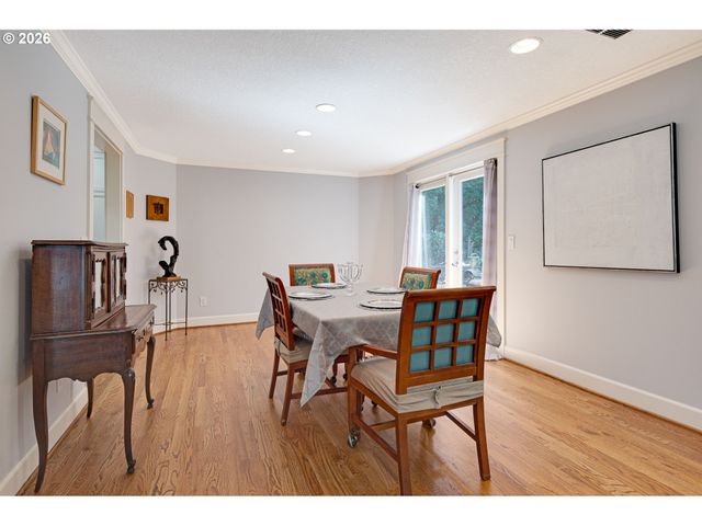 14221 DOLPH Ct, Lake Oswego, OR 97034