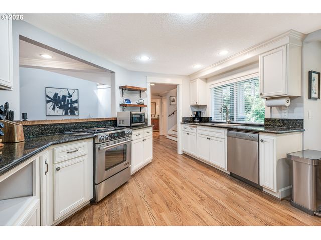 14221 DOLPH Ct, Lake Oswego, OR 97034