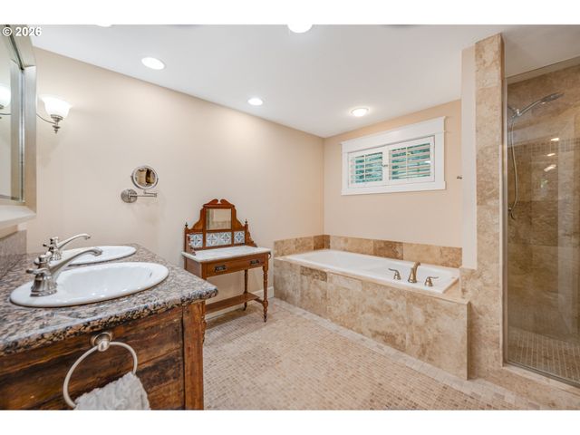 14221 DOLPH Ct, Lake Oswego, OR 97034