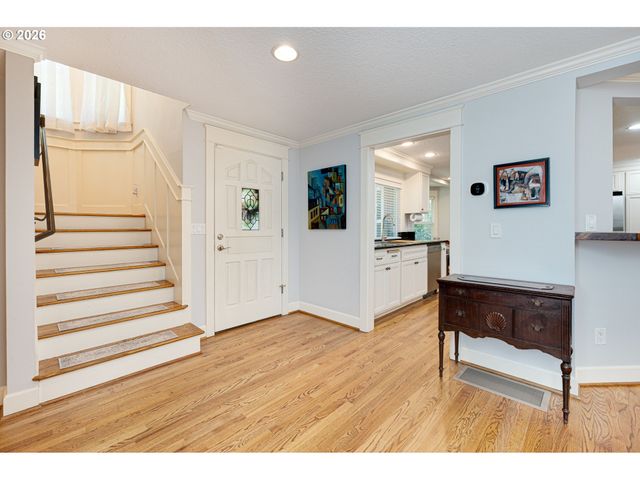 14221 DOLPH Ct, Lake Oswego, OR 97034