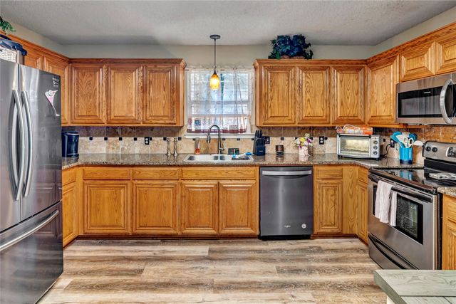 1707 Bertram Drive, Mansfield, TX 76063