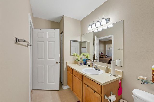 1015 VILLAGIO CIRCLE 202, Sarasota, FL 34237