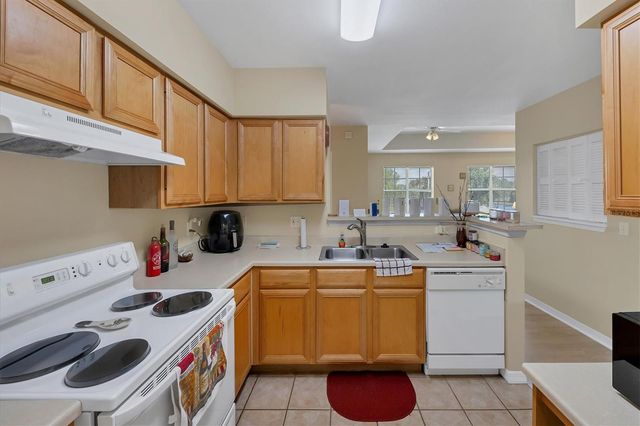 1015 VILLAGIO CIRCLE 202, Sarasota, FL 34237