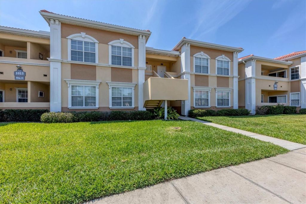 1015 VILLAGIO CIRCLE 202, Sarasota, FL 34237